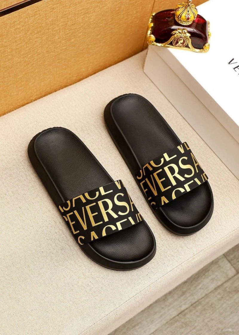 Supportive Versace Slippers 37468