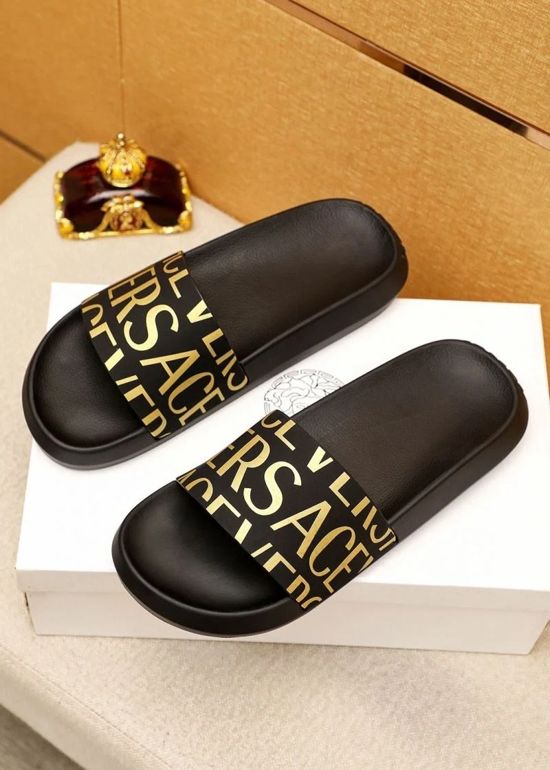 Supportive Versace Slippers 37468