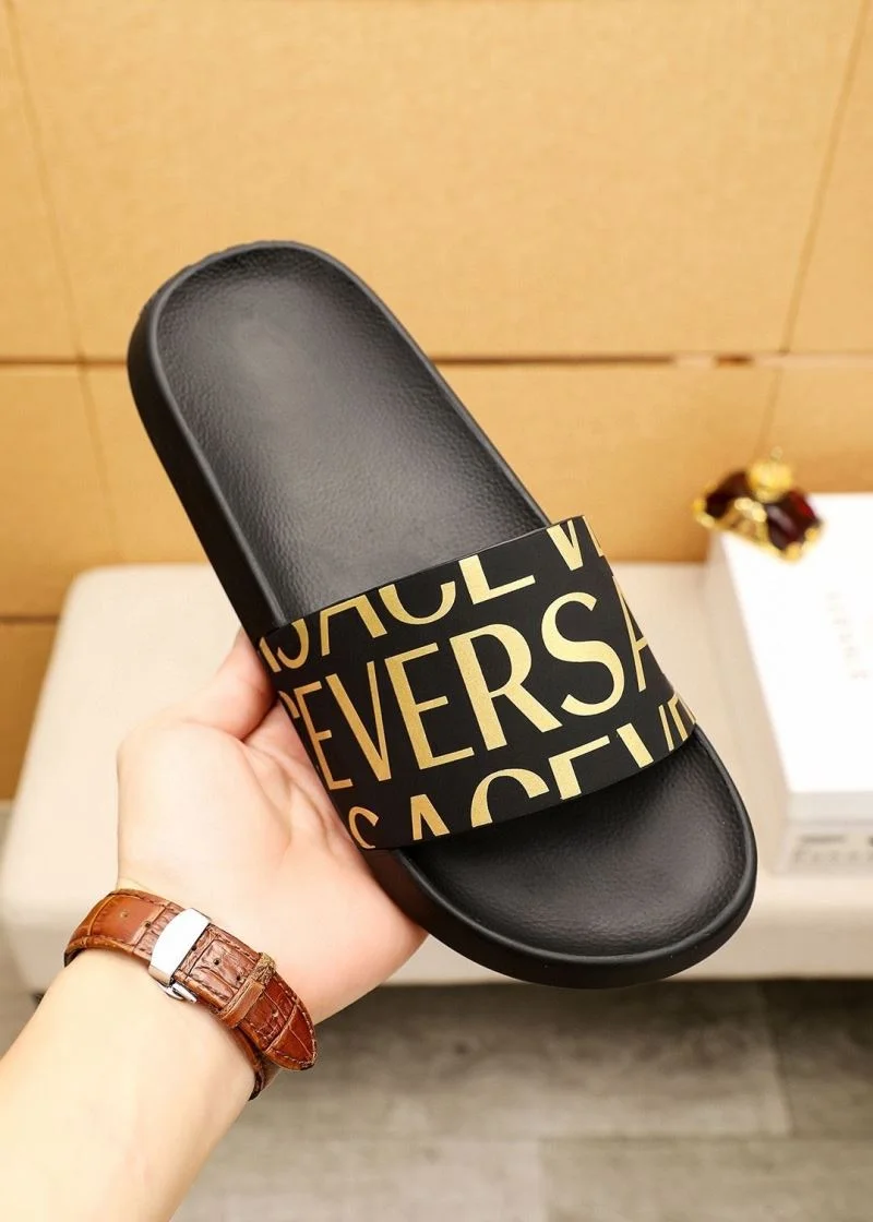 Supportive Versace Slippers 37468