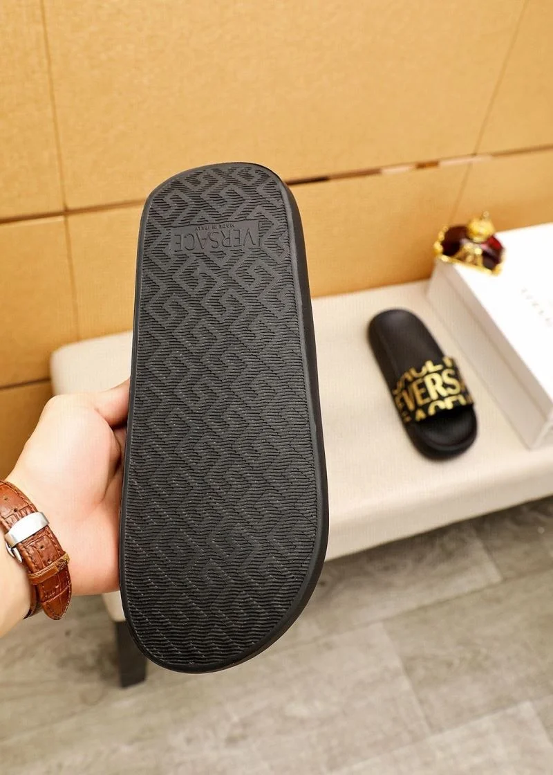 Supportive Versace Slippers 37468