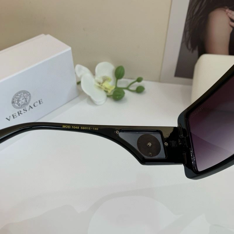 Practical Versace Sunglasses 282526