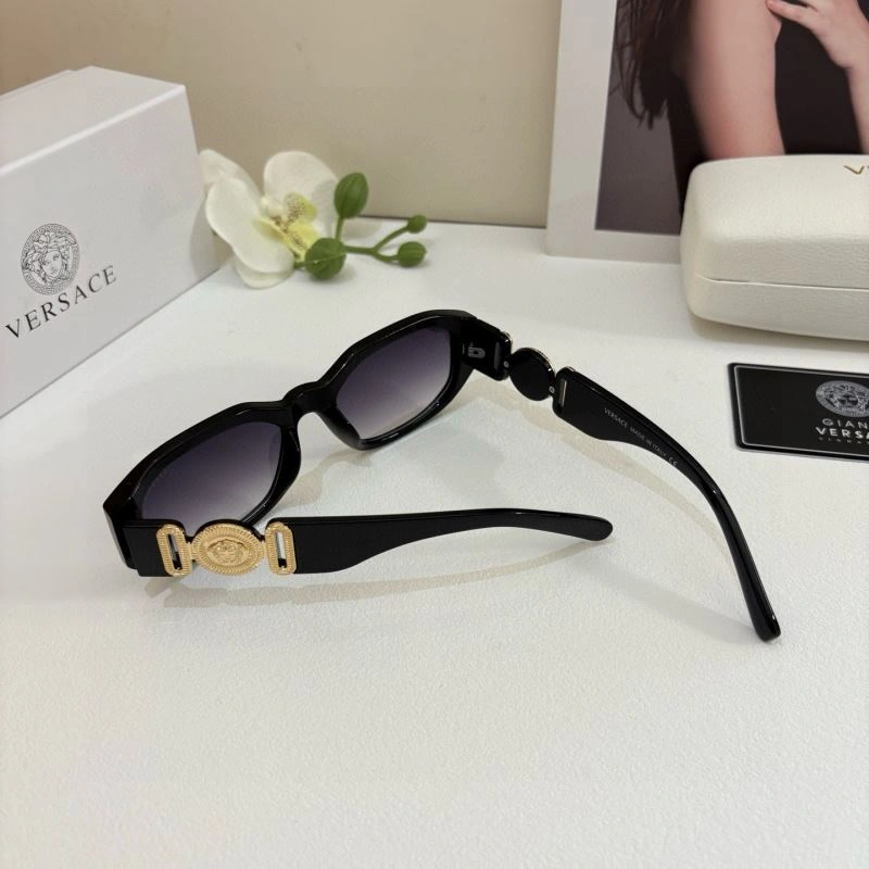 Versace Sunglasses ModernLook 282488