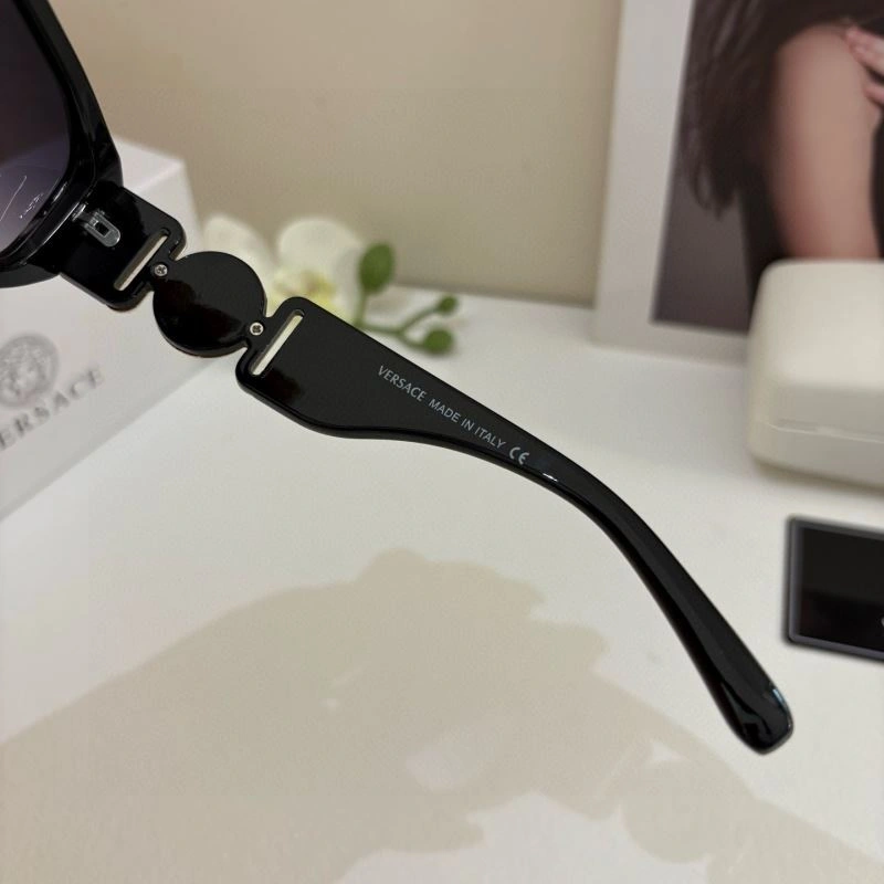 Versace Sunglasses ModernLook 282488