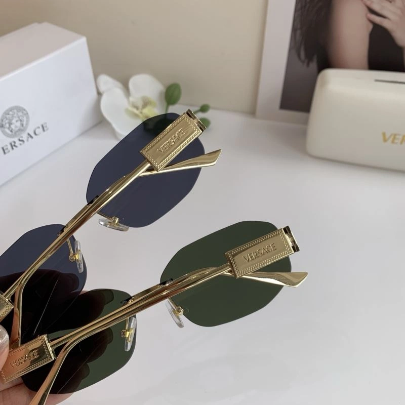 Lightweight Versace Sunglasses 282494