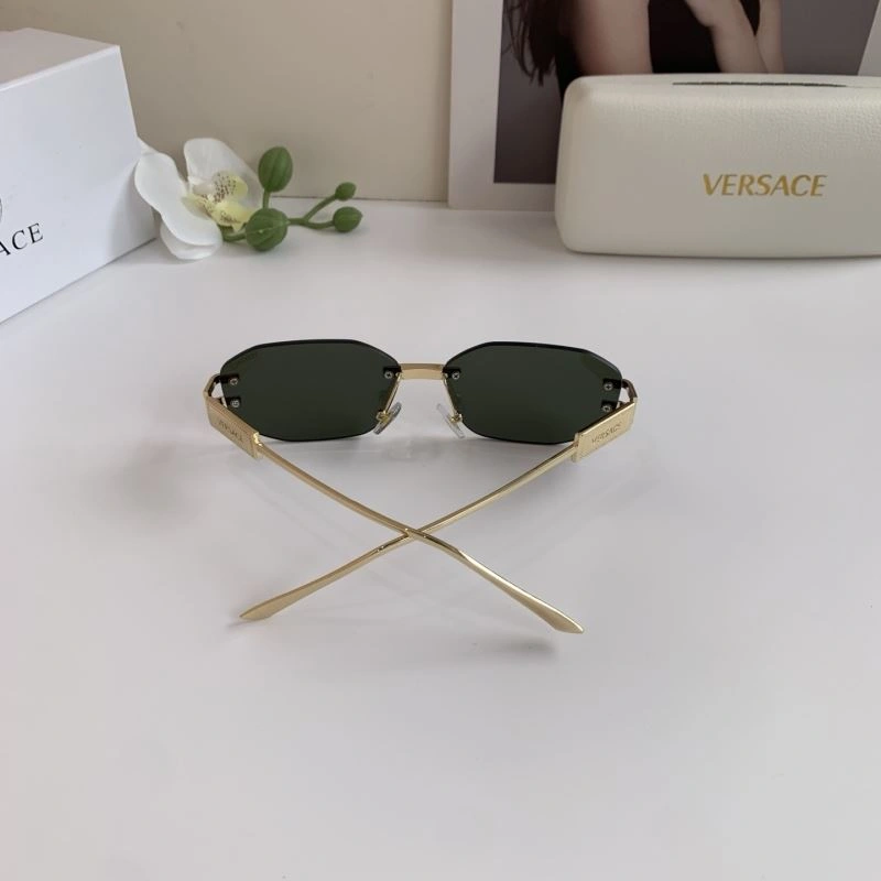 Lightweight Versace Sunglasses 282494