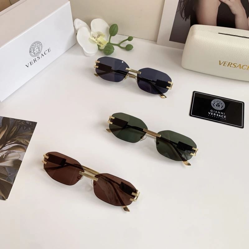 Lightweight Versace Sunglasses 282494