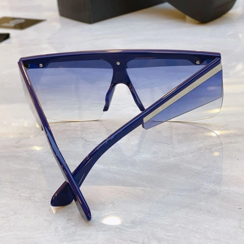 Versace Sunglasses RelaxedFit 282505