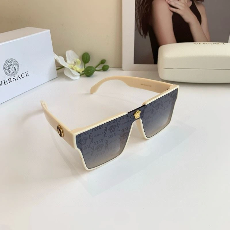 Versace Sunglasses UrbanStyle 282471