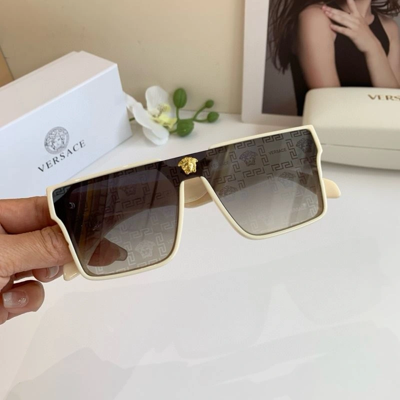 Versace Sunglasses UrbanStyle 282471