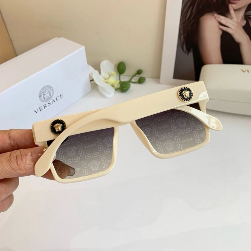Versace Sunglasses UrbanStyle 282471