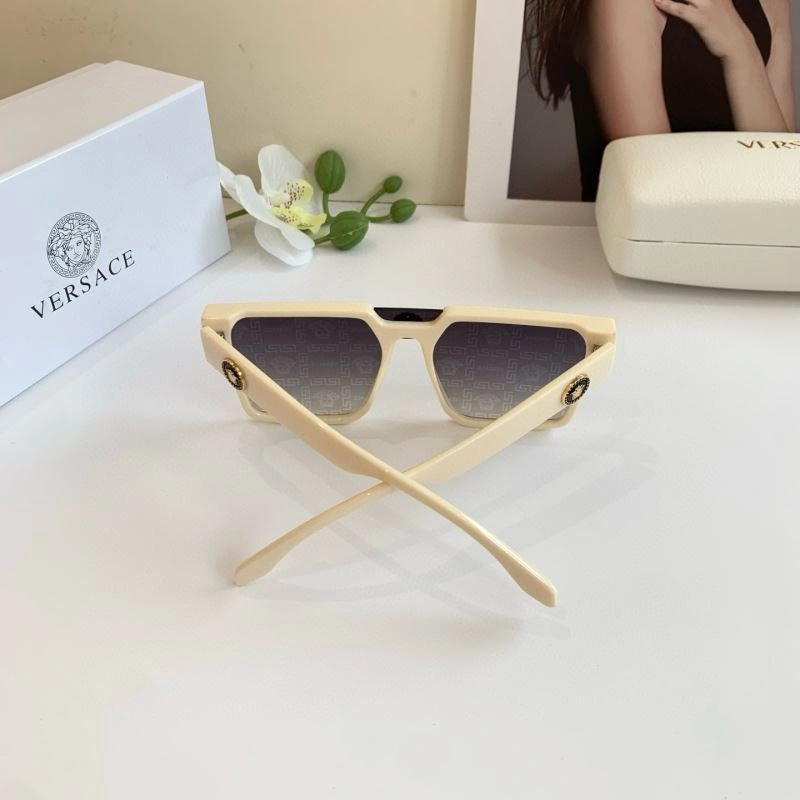 Versace Sunglasses UrbanStyle 282471