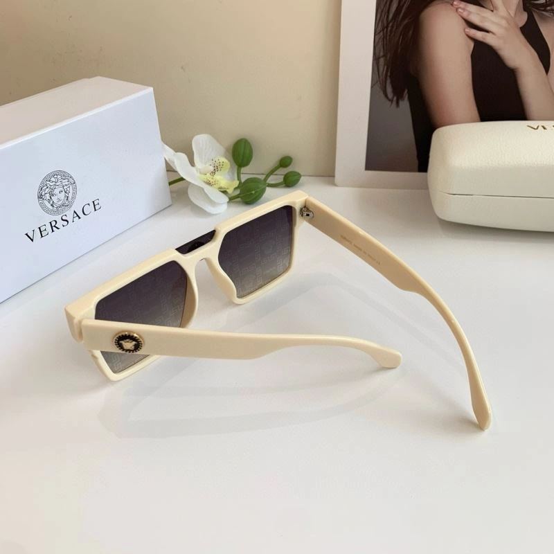 Versace Sunglasses UrbanStyle 282471