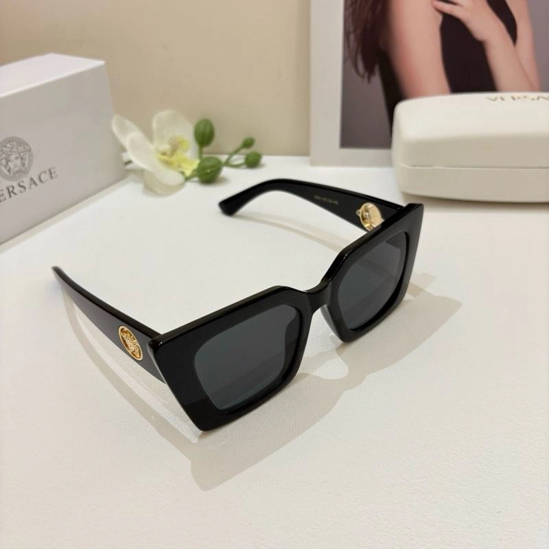Compact Versace Sunglasses 282448
