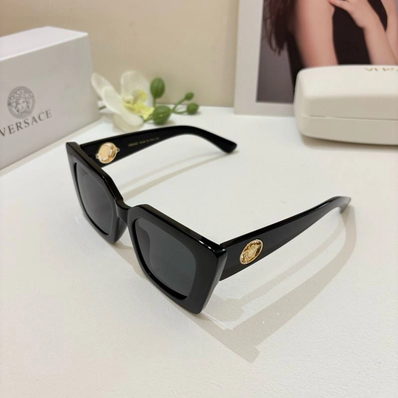 Compact Versace Sunglasses 282448