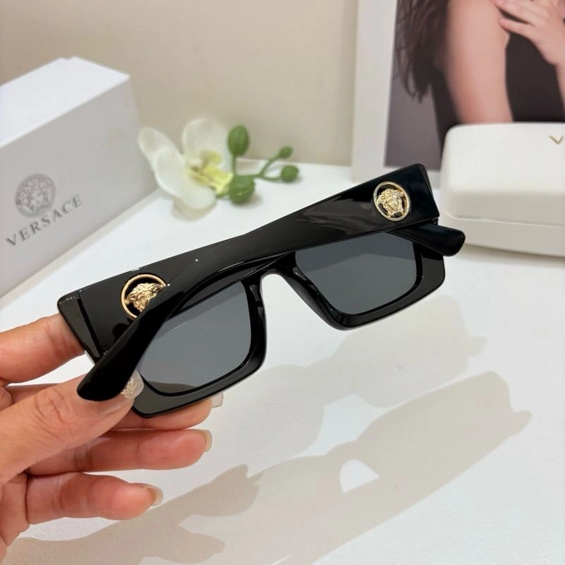 Compact Versace Sunglasses 282448