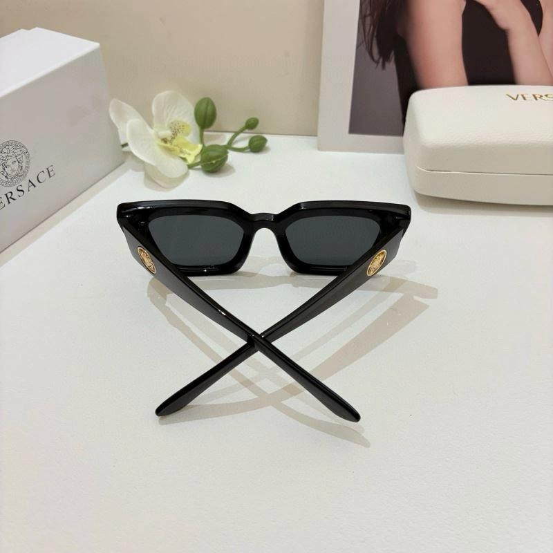 Compact Versace Sunglasses 282448