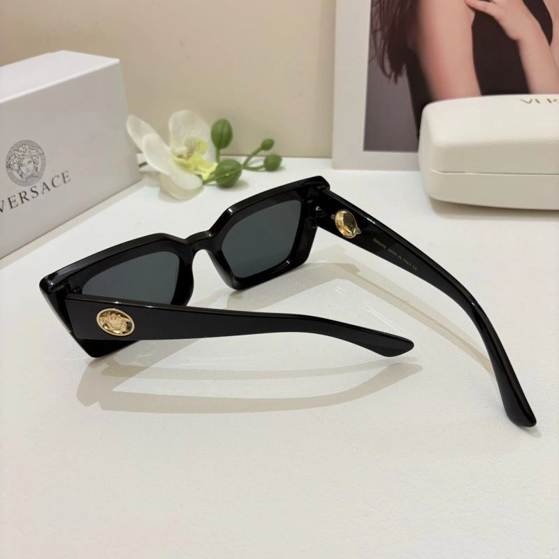 Compact Versace Sunglasses 282448