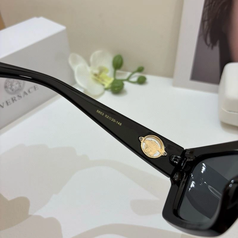 Compact Versace Sunglasses 282448