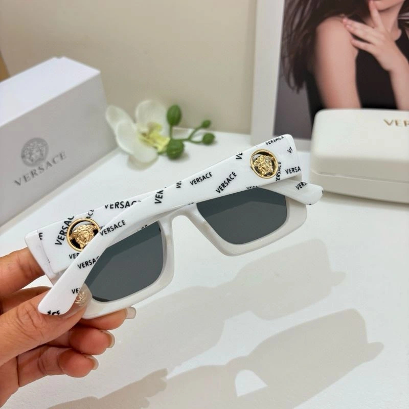 Sleek Versace Sunglasses 282445