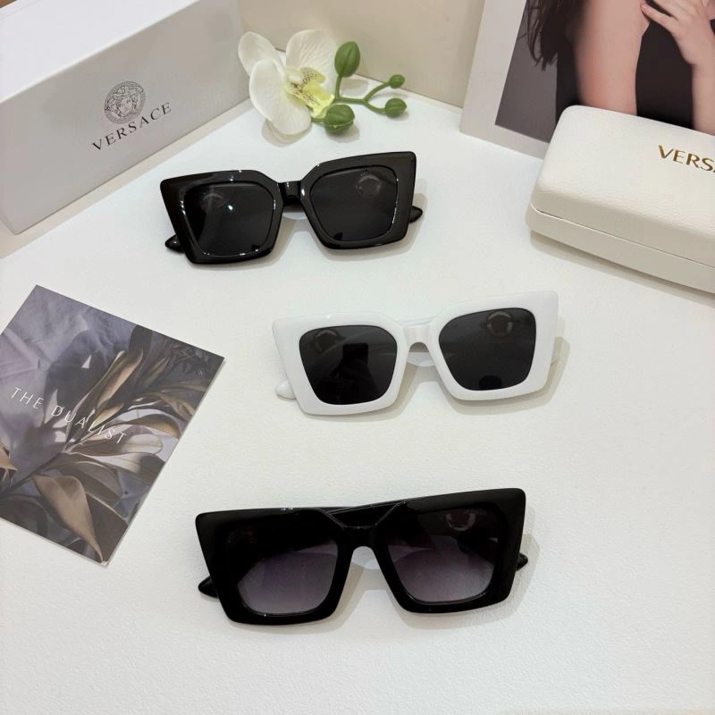 Sleek Versace Sunglasses 282445