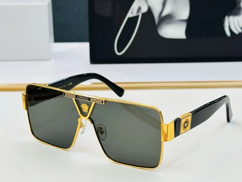 Versace Sunglasses Sporty 282463