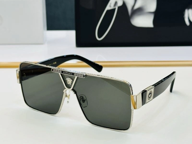 Versace Sunglasses Sporty 282463