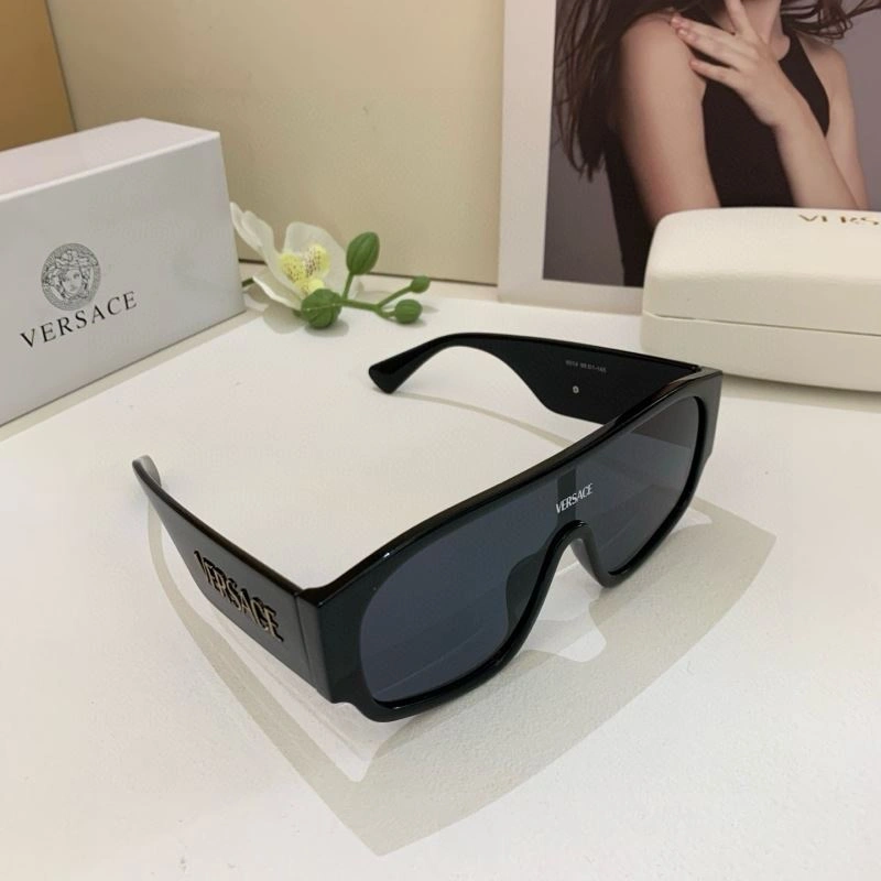 Practical Versace Sunglasses 282436