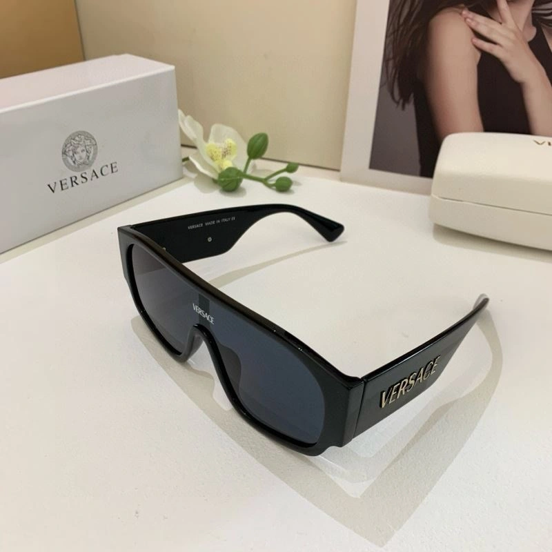 Practical Versace Sunglasses 282436