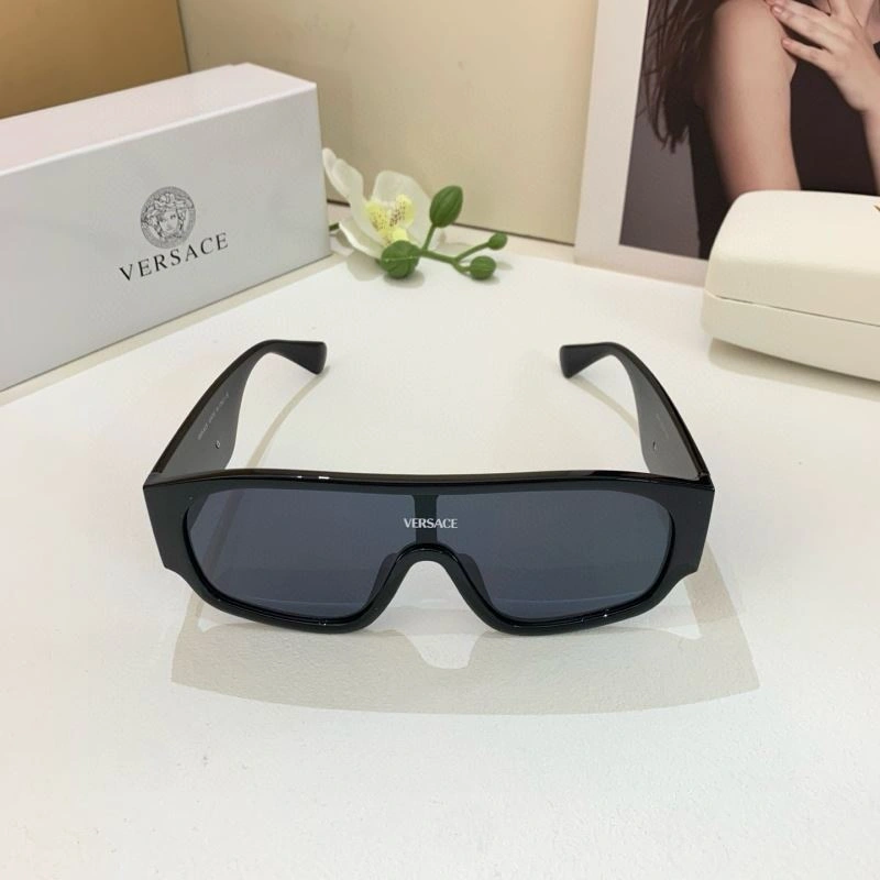 Practical Versace Sunglasses 282436