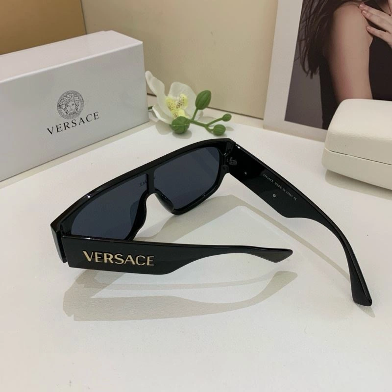 Practical Versace Sunglasses 282436
