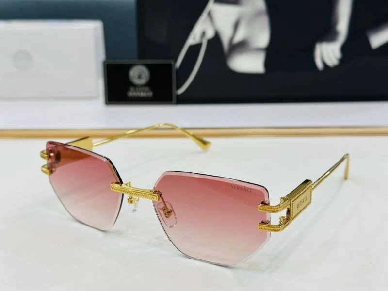 Seasonal Versace Sunglasses 282597