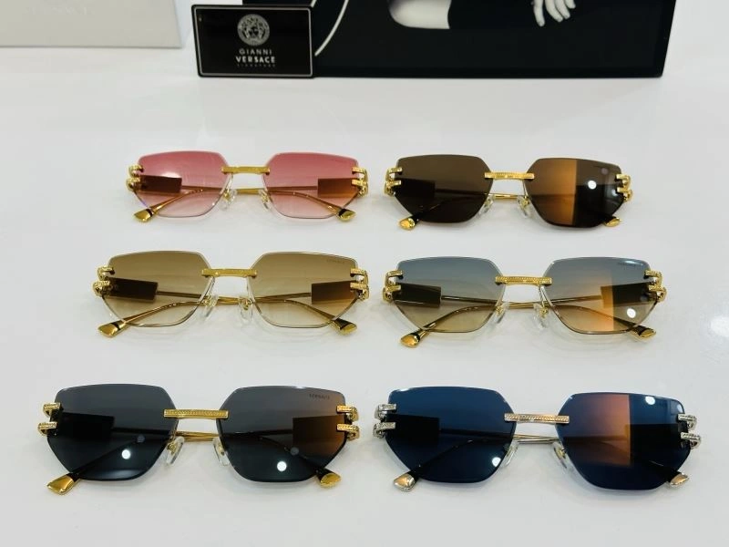 Seasonal Versace Sunglasses 282597