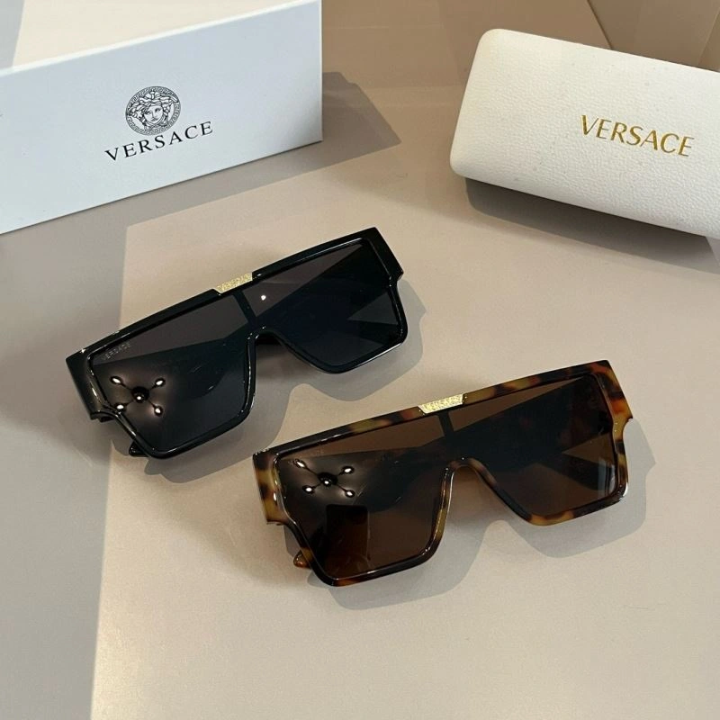 Lightweight Versace Sunglasses 282584