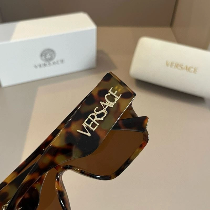 Lightweight Versace Sunglasses 282584