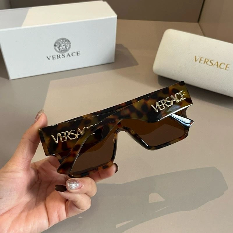 Lightweight Versace Sunglasses 282584