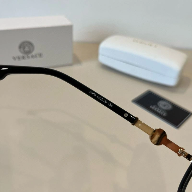 Elegant Versace Sunglasses 282566