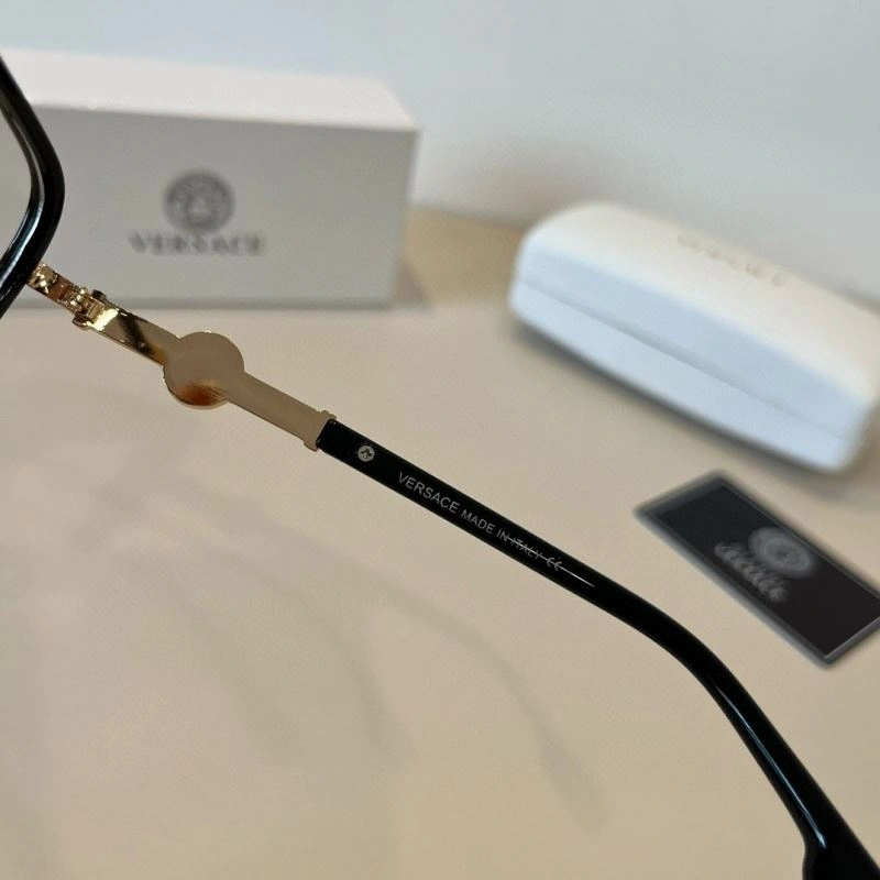 Elegant Versace Sunglasses 282566