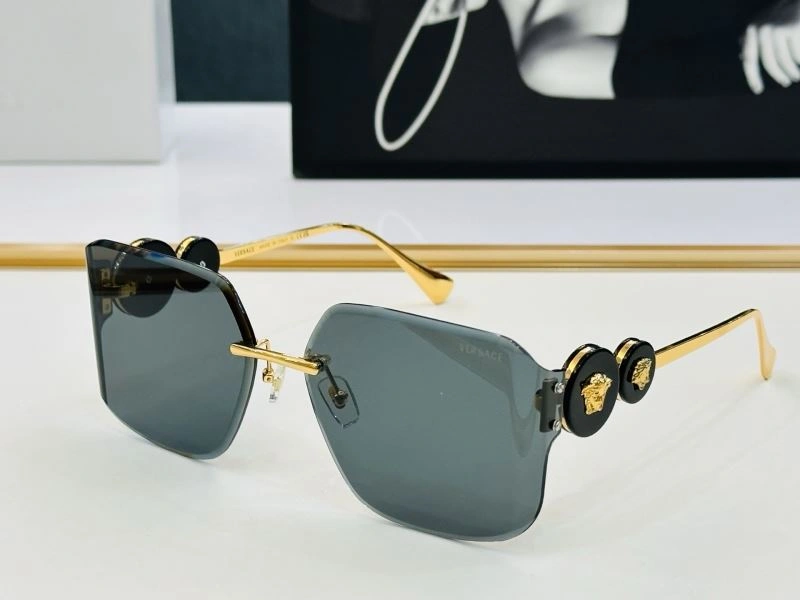 Minimalist Versace Sunglasses 282573