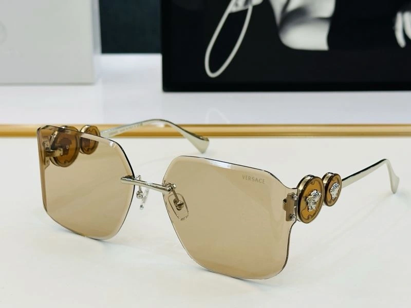 Minimalist Versace Sunglasses 282573
