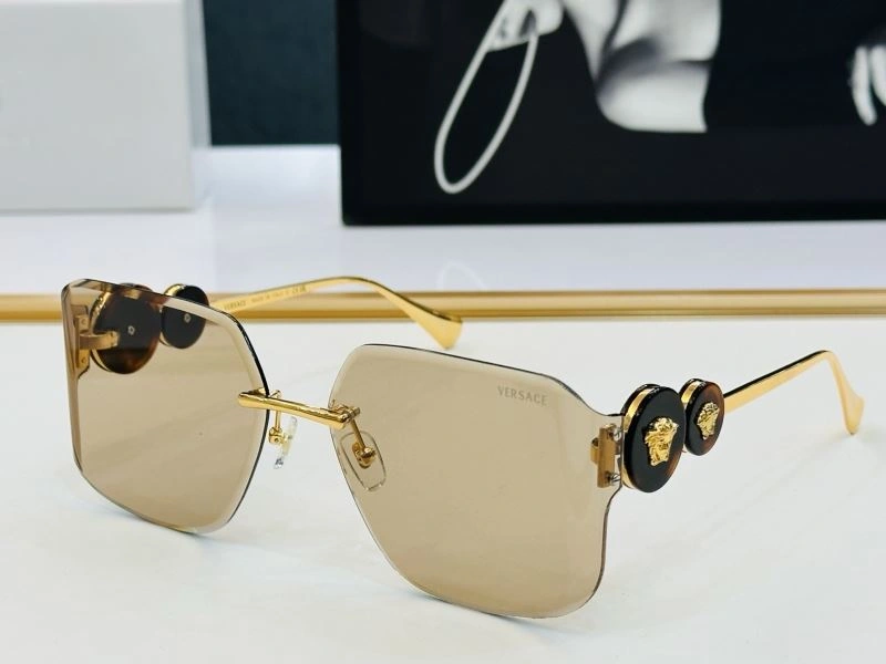 Minimalist Versace Sunglasses 282573