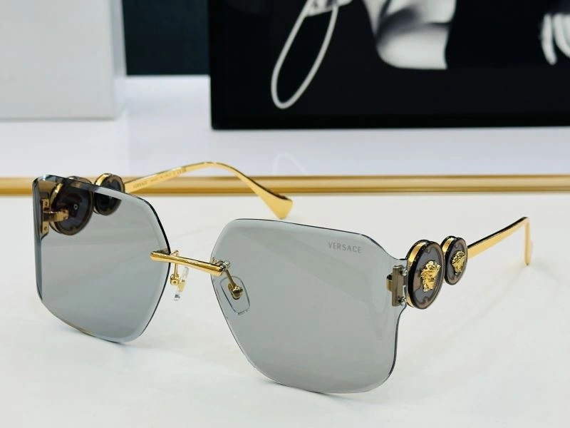 Minimalist Versace Sunglasses 282573