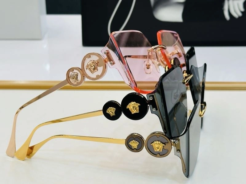 Minimalist Versace Sunglasses 282573