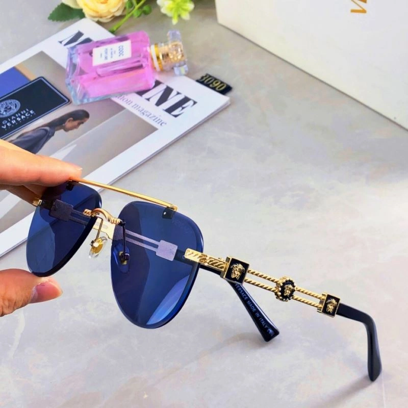 Versatile Versace Sunglasses 282570