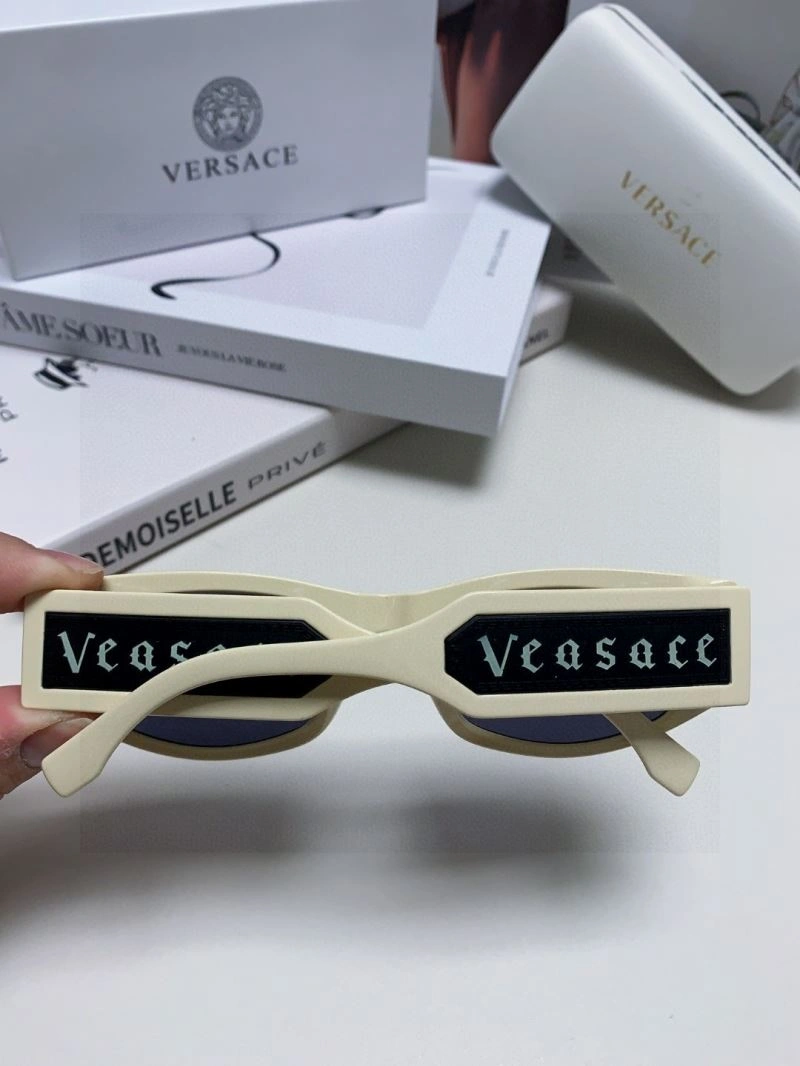 Effortless Versace Sunglasses 282555