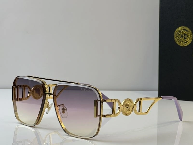Refined Versace Sunglasses 282639