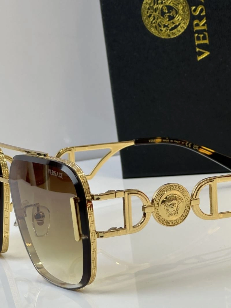 Refined Versace Sunglasses 282639