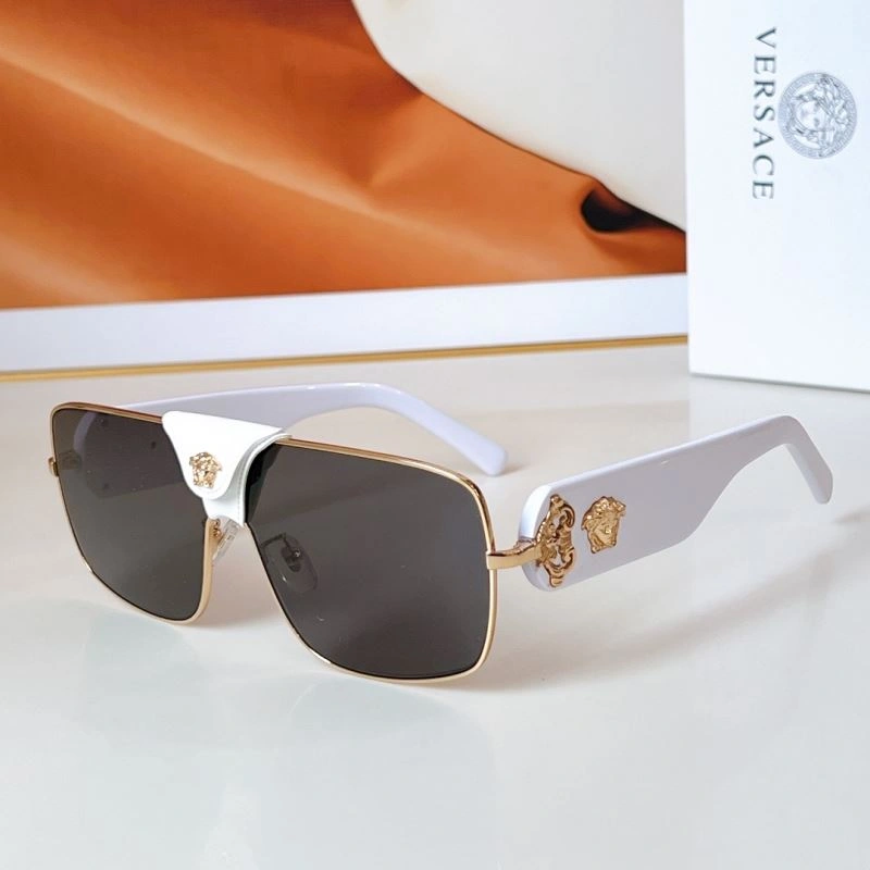 Lightweight Versace Sunglasses 282619