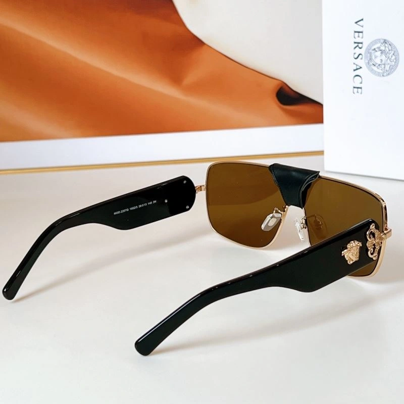 Lightweight Versace Sunglasses 282619