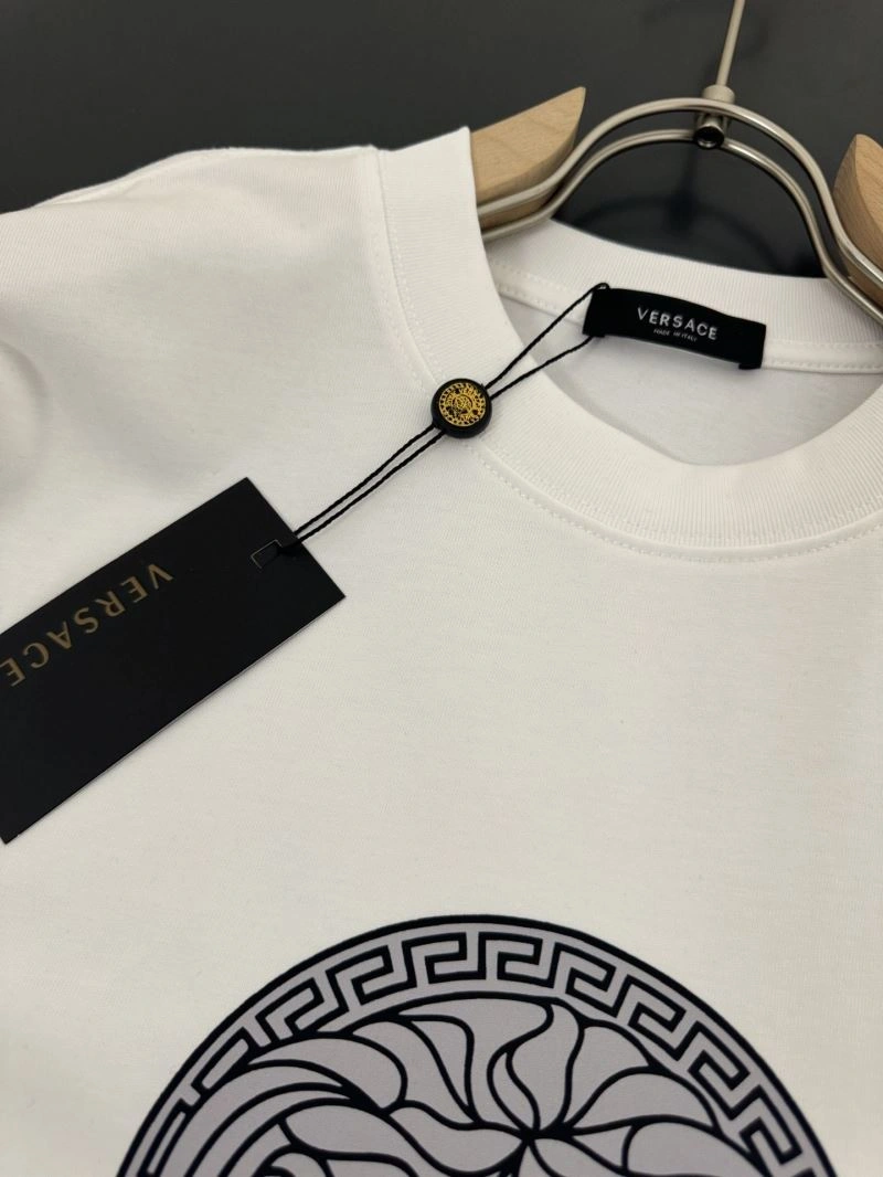 Chic Versace T-Shirts 175148