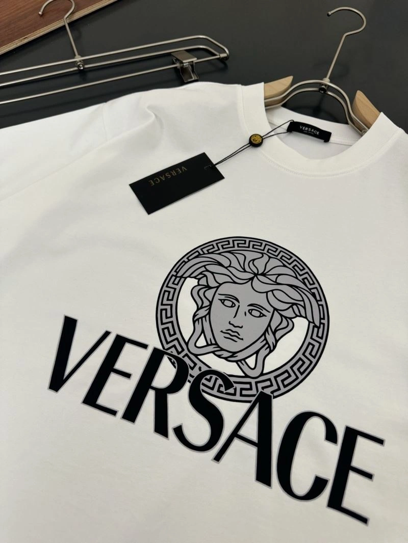 Chic Versace T-Shirts 175148